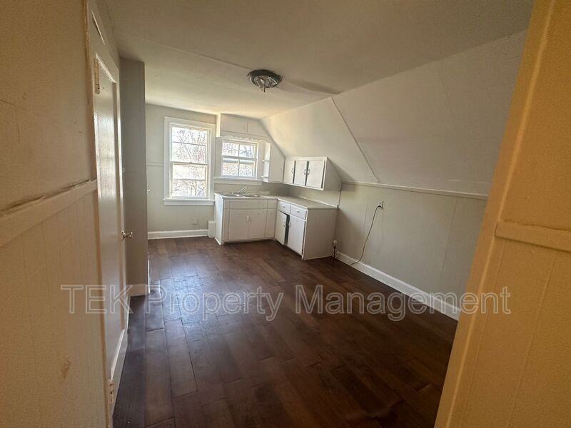 202 4th St - Photo 7 of 7