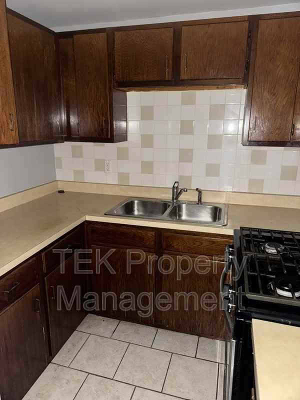 205 Lake Ave #11 - Photo 5 of 5