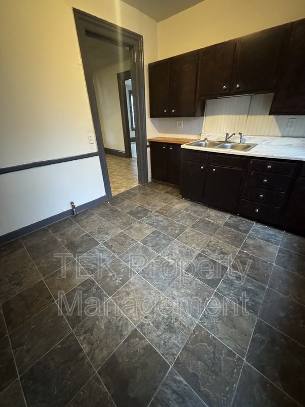 127 Avenue B #127 - Photo 6 of 8