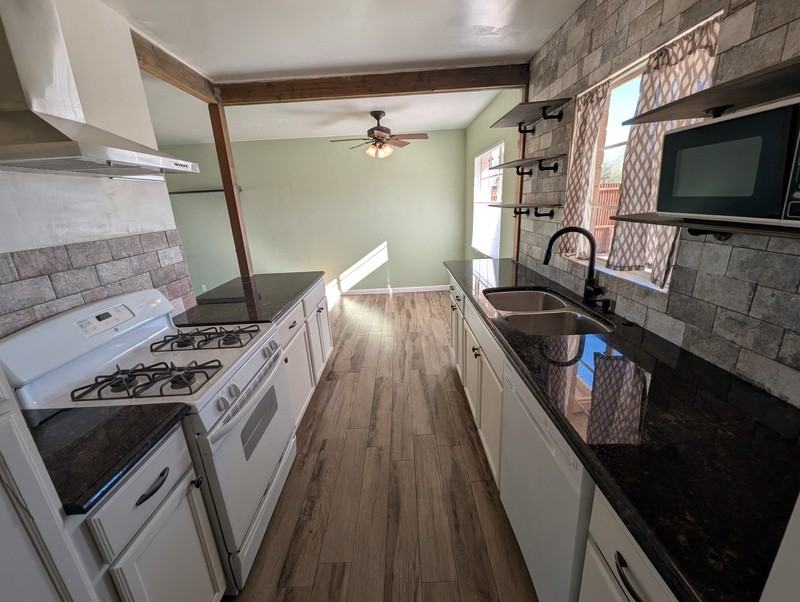 5034 E 17th St - Photo 5 of 23