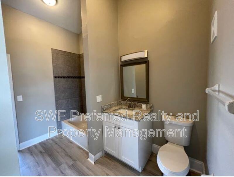 4318 Se 5th Ave #2 - Photo 4 of 20