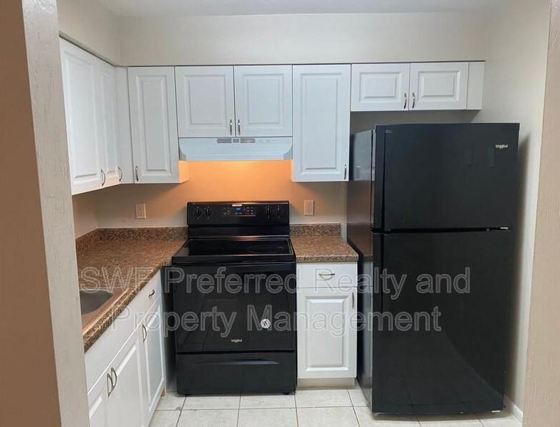 1418 Se 8th Ter #3 - Photo 4 of 12