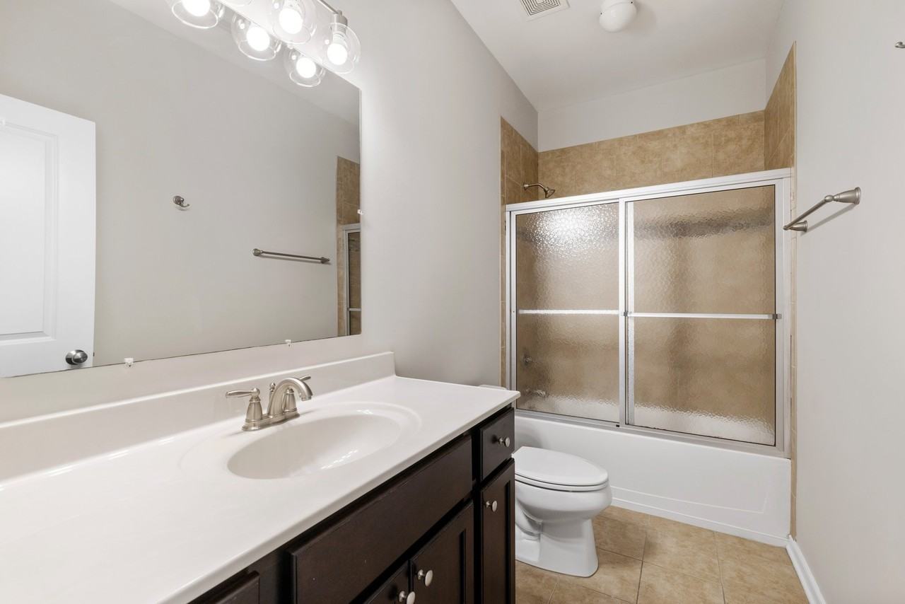 2102 E Broad St #B - Photo 6 of 19