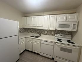 77 Monmouth St #706D - Photo 1 of 1