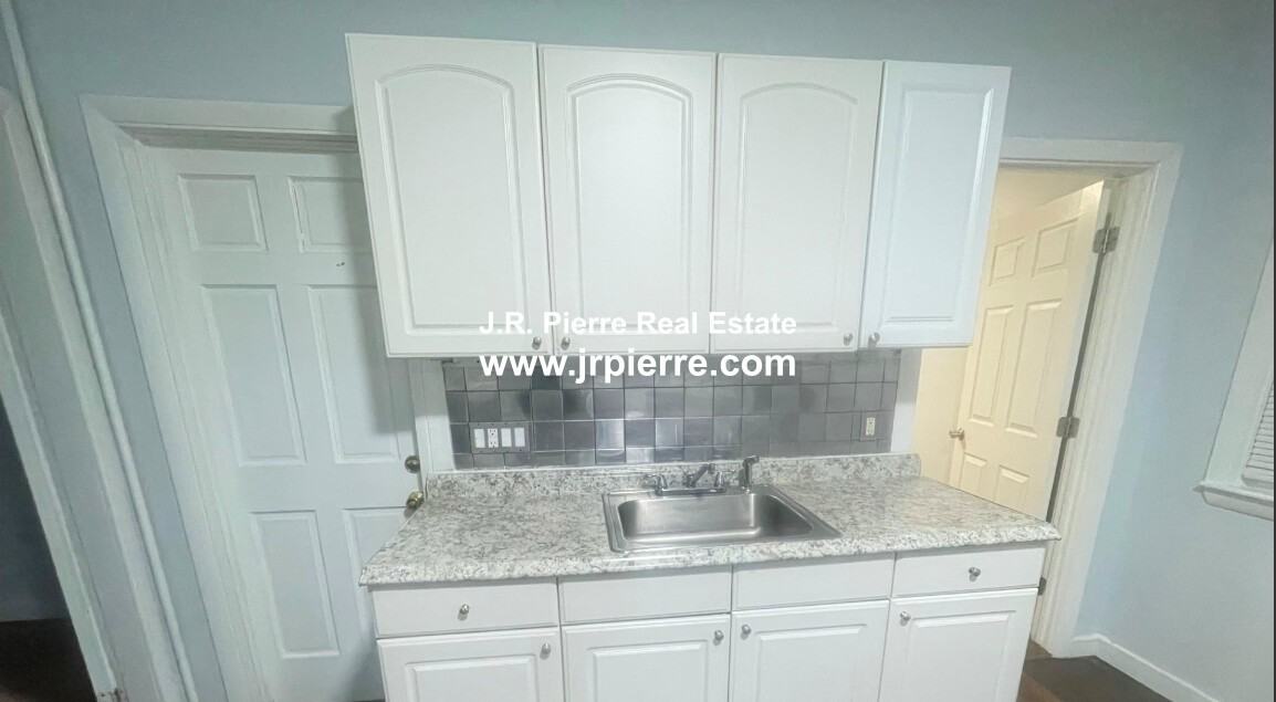 31 Myrtle St #1 - Photo 3 of 11