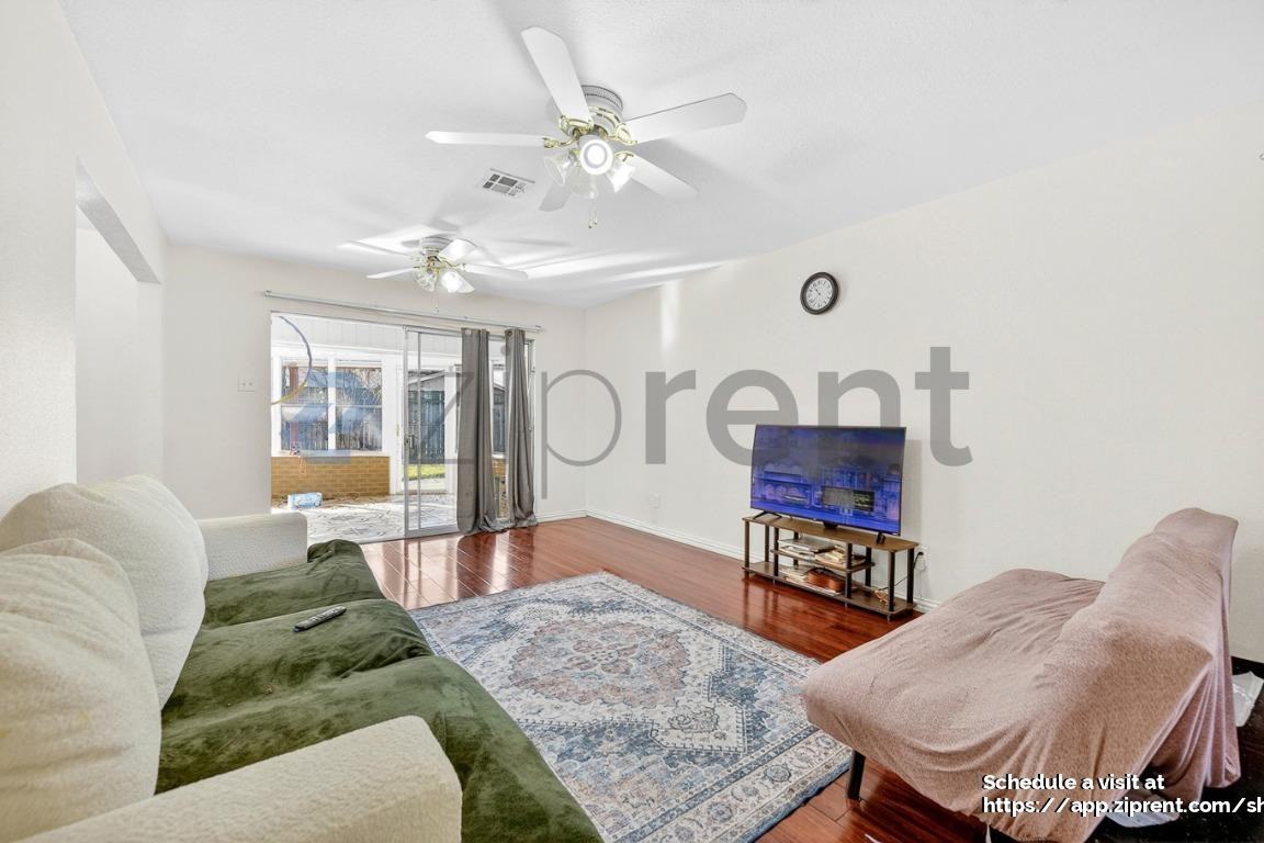 502 Forest Cir - Photo 6 of 21