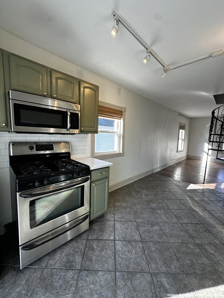 52 Victoria St #B - Photo 5 of 14