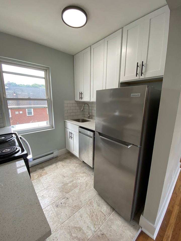 257 Essex Street8A #8A - Photo 6 of 10