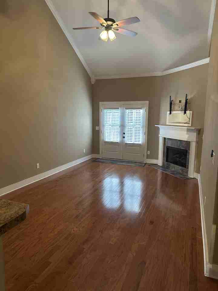 141 Singapore Cir - Photo 2 of 20