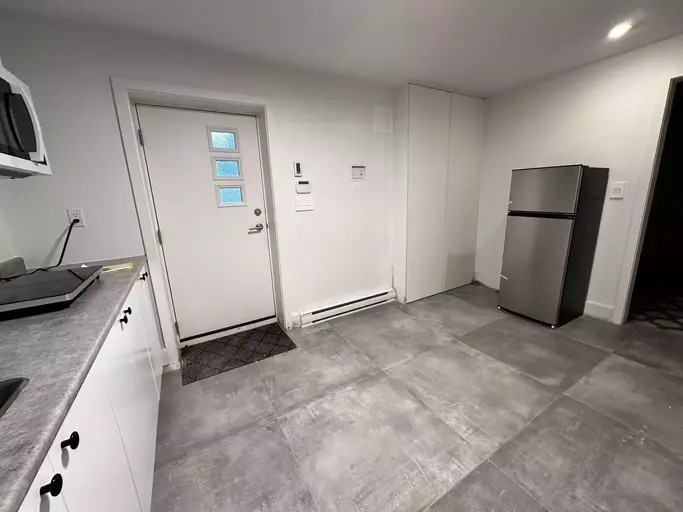 6836 Laurel St - Photo 4 of 8