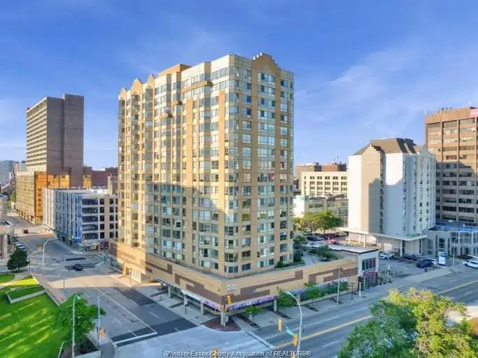 75 Riverside Dr W #1210 - Photo 3 of 13