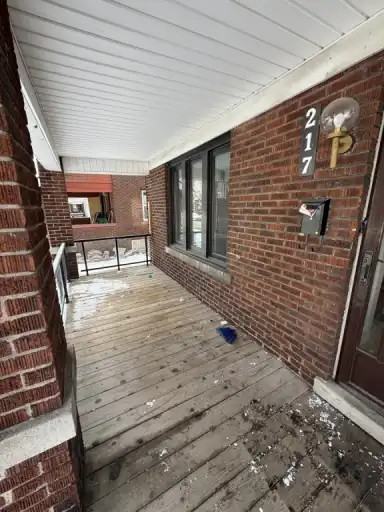 217 Campbell Ave - Photo 2 of 11