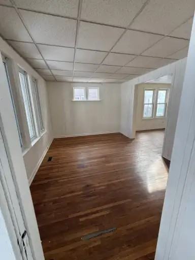 217 Campbell Ave - Photo 3 of 11