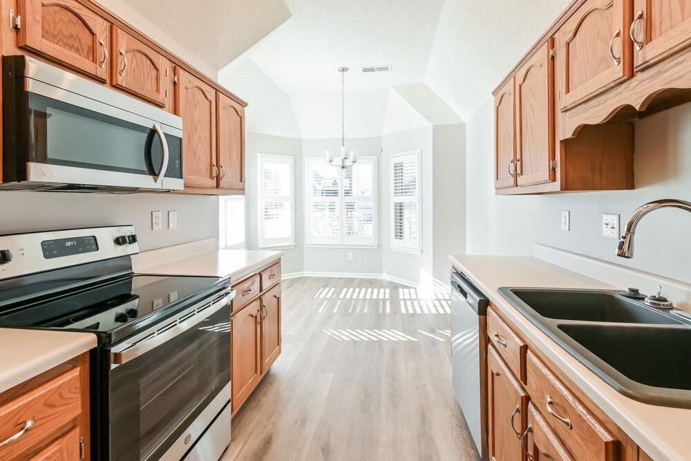 5856 Kayla Dr - Photo 7 of 16