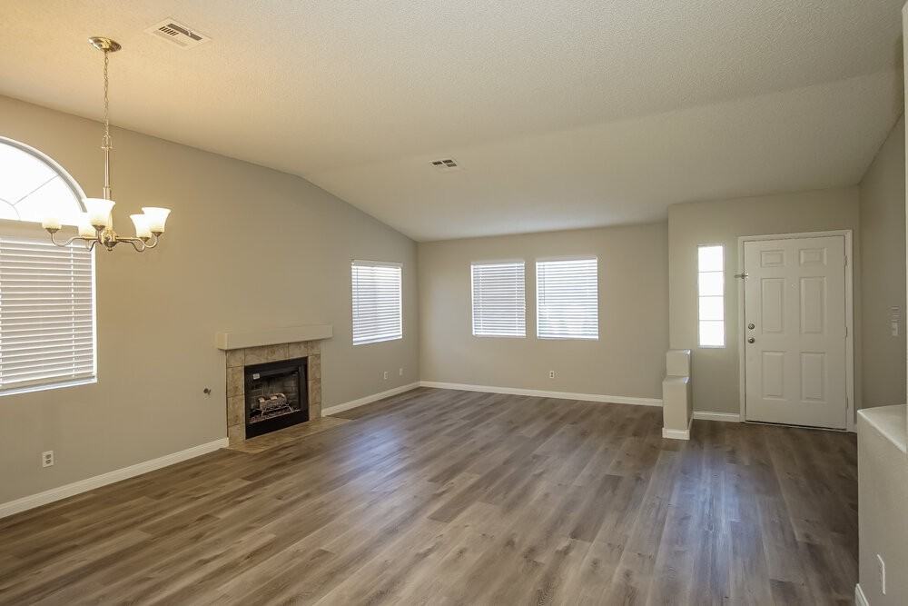 3401 W Red Coach Ave - Photo 5 of 15