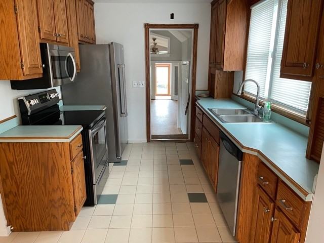 153 Burton St - Photo 4 of 6