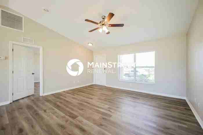 2714 23rd St Sw - Photo 3 of 15