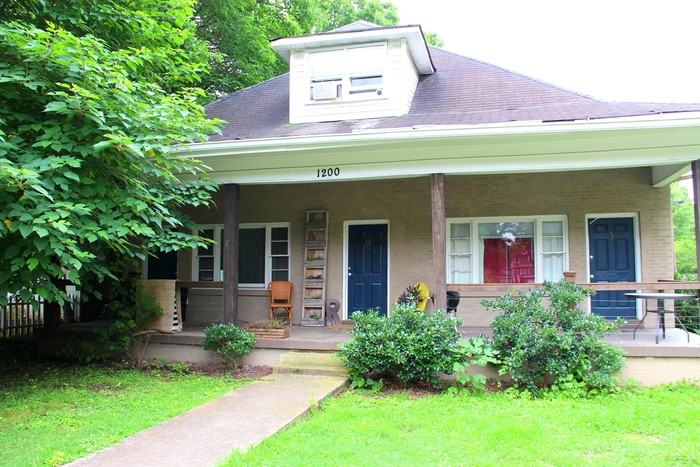 1200 Chester Ave #C - Photo 3 of 20