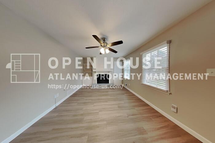 2839 Mountbery Dr - Photo 4 of 20