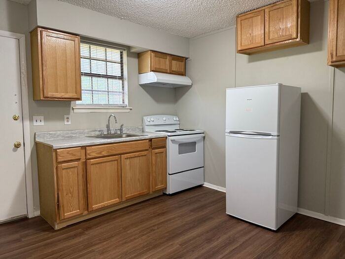 2303 Burns St #A - Photo 6 of 13