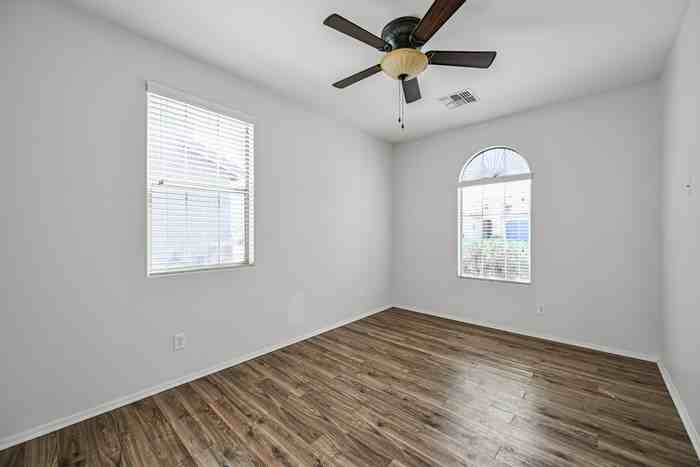 23862 W Gibson Ln - Photo 6 of 35
