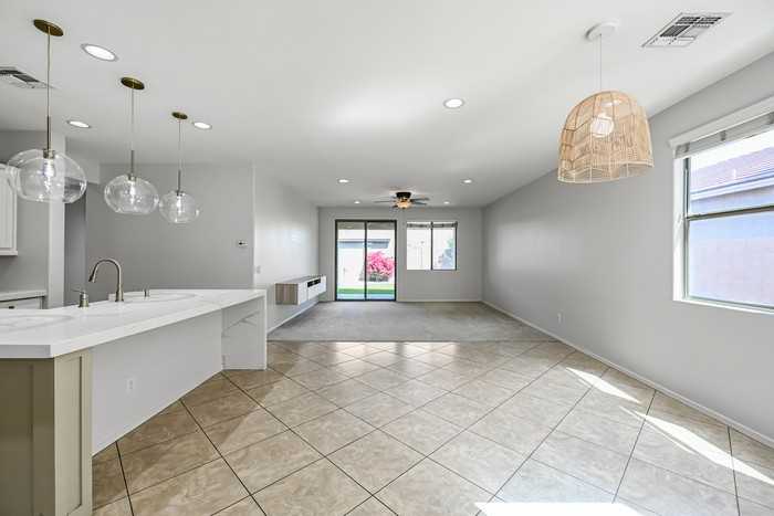 23862 W Gibson Ln - Photo 7 of 35