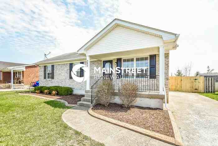 385 Drake Dr - Photo 3 of 16