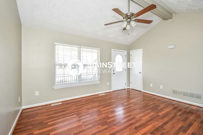 385 Drake Dr - Photo 4 of 16