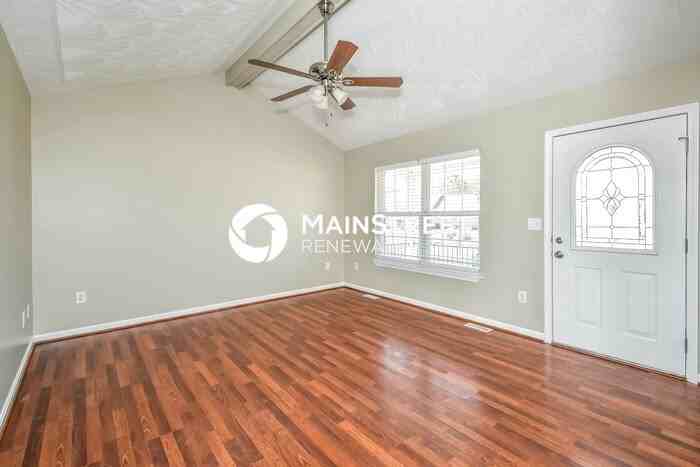 385 Drake Dr - Photo 5 of 16