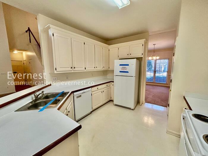 1660 Cheshire Ct - Photo 3 of 41