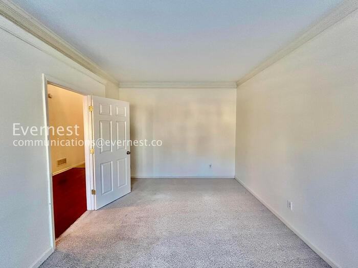 1660 Cheshire Ct - Photo 6 of 41