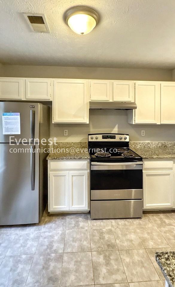 1942 Cornell Way - Photo 2 of 26