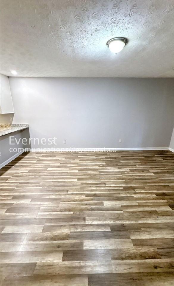 1942 Cornell Way - Photo 6 of 26