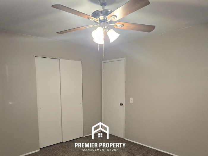 2185 Flight Dr - Photo 7 of 14