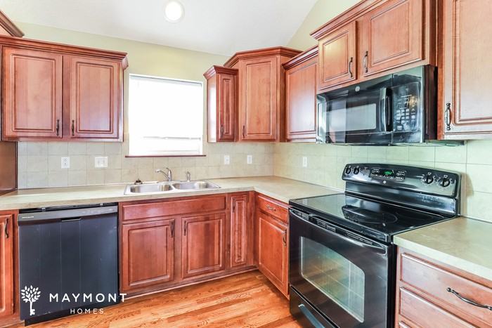 605 Marguerite St - Photo 7 of 13