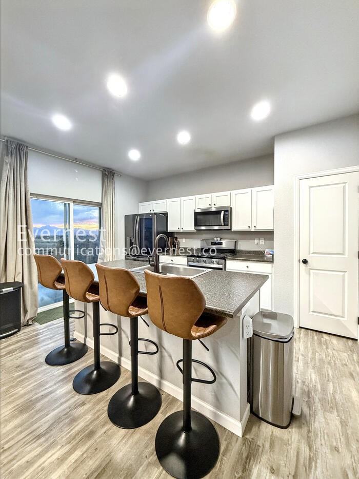 1123 Huntington Ave - Photo 5 of 26