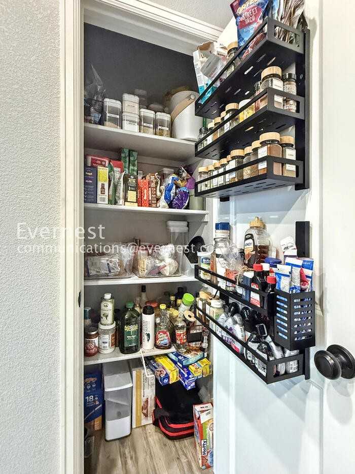 1123 Huntington Ave - Photo 7 of 26