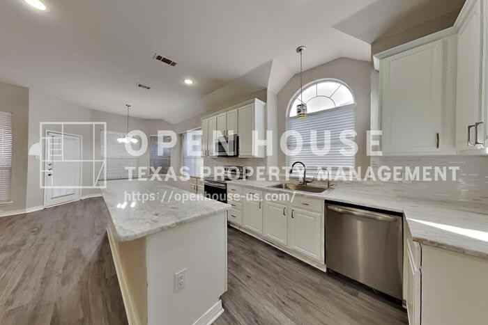 1508 Brittany Ln - Photo 5 of 21