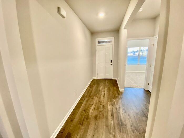 123 Derbyshire Dr - Photo 2 of 18