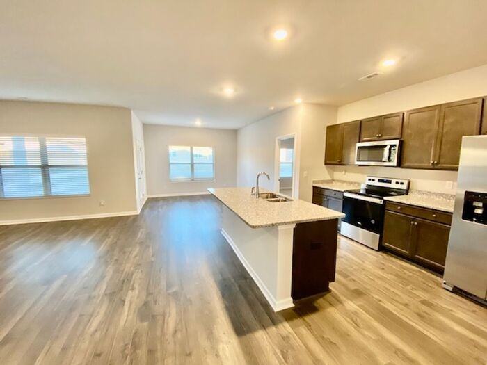 123 Derbyshire Dr - Photo 3 of 18