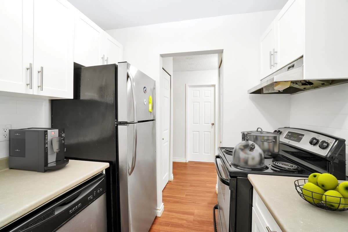 Carrigan Court Apartments - Photo 7 of 39