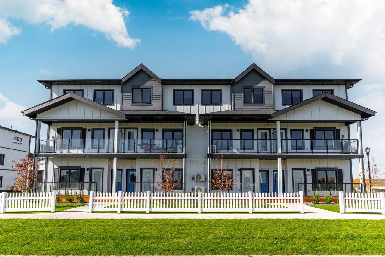 Latitude 49 Townhomes - Photo 5 of 18