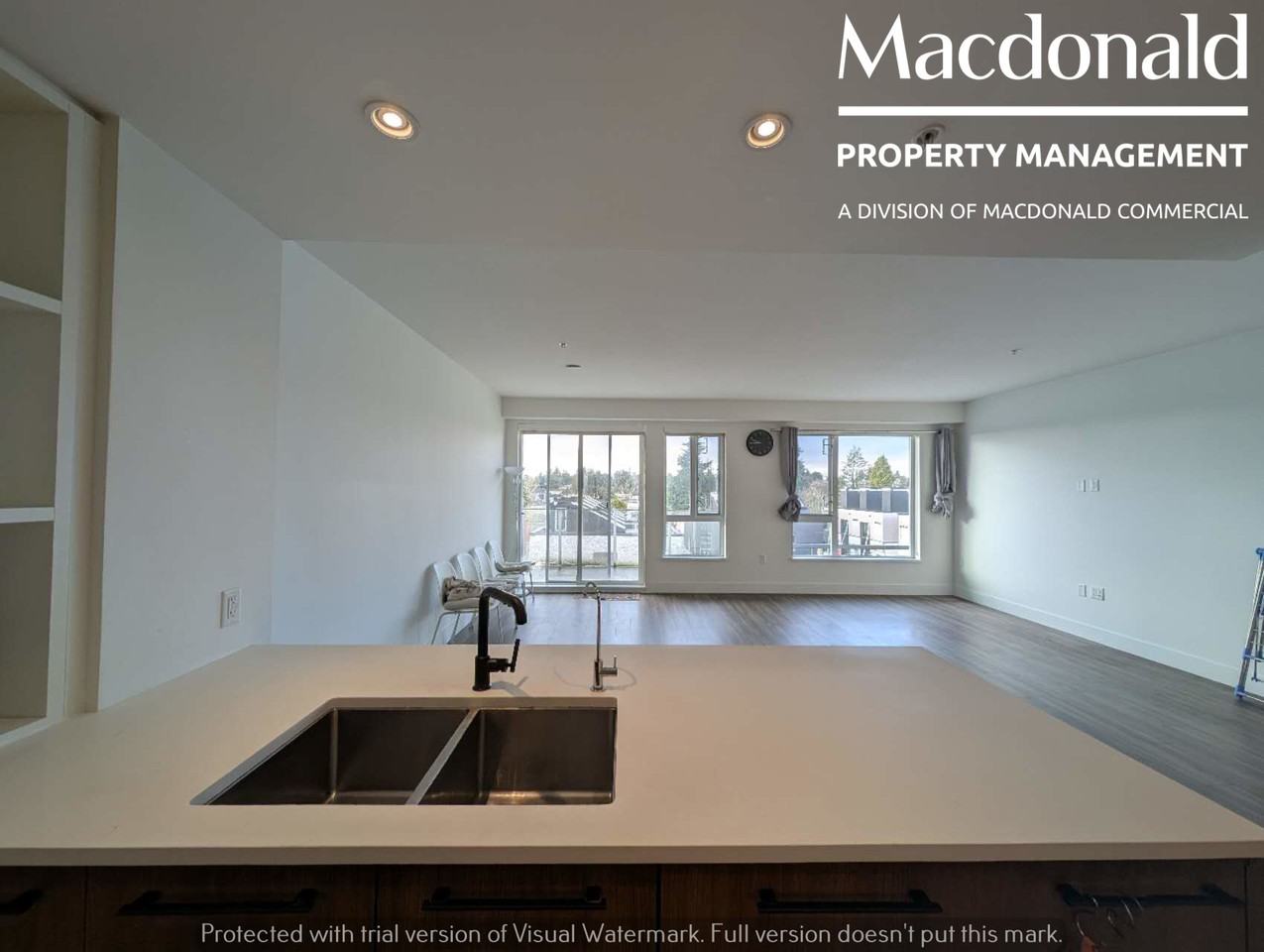 6933 Cambie St - Photo 5 of 35