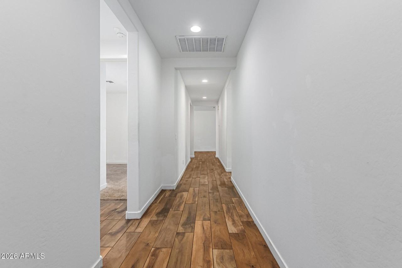 4411 N 94th Dr - Photo 4 of 36