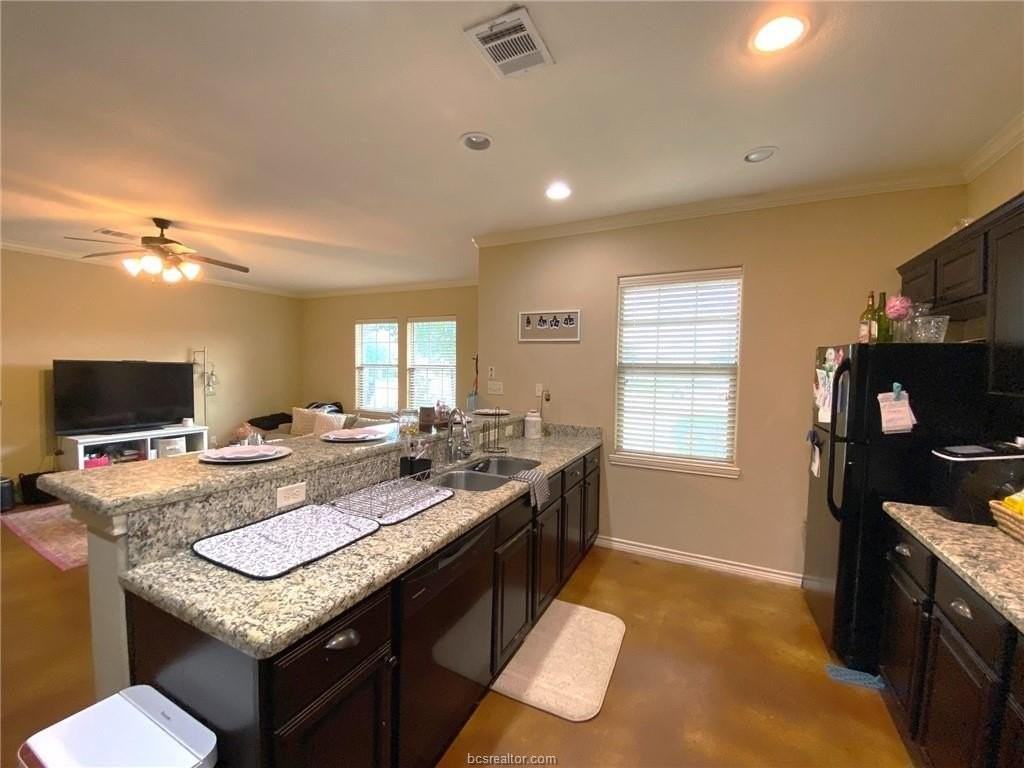 207 Capps Dr - Photo 4 of 15