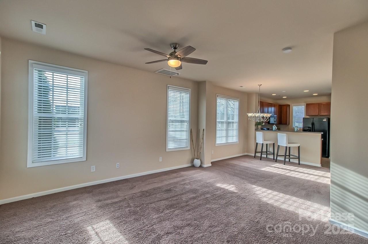 9503 Longstone Ln - Photo 3 of 19