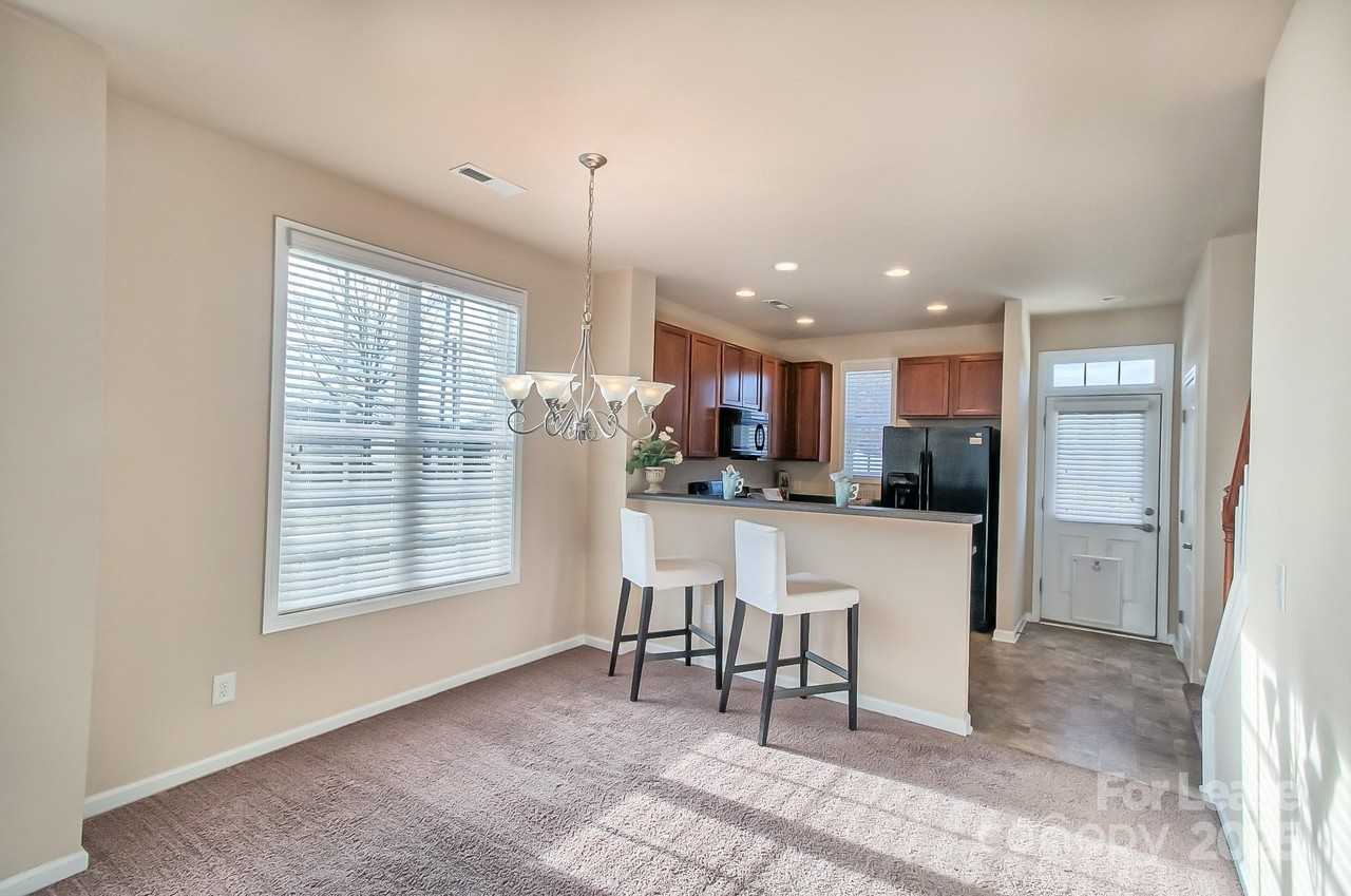 9503 Longstone Ln - Photo 5 of 19