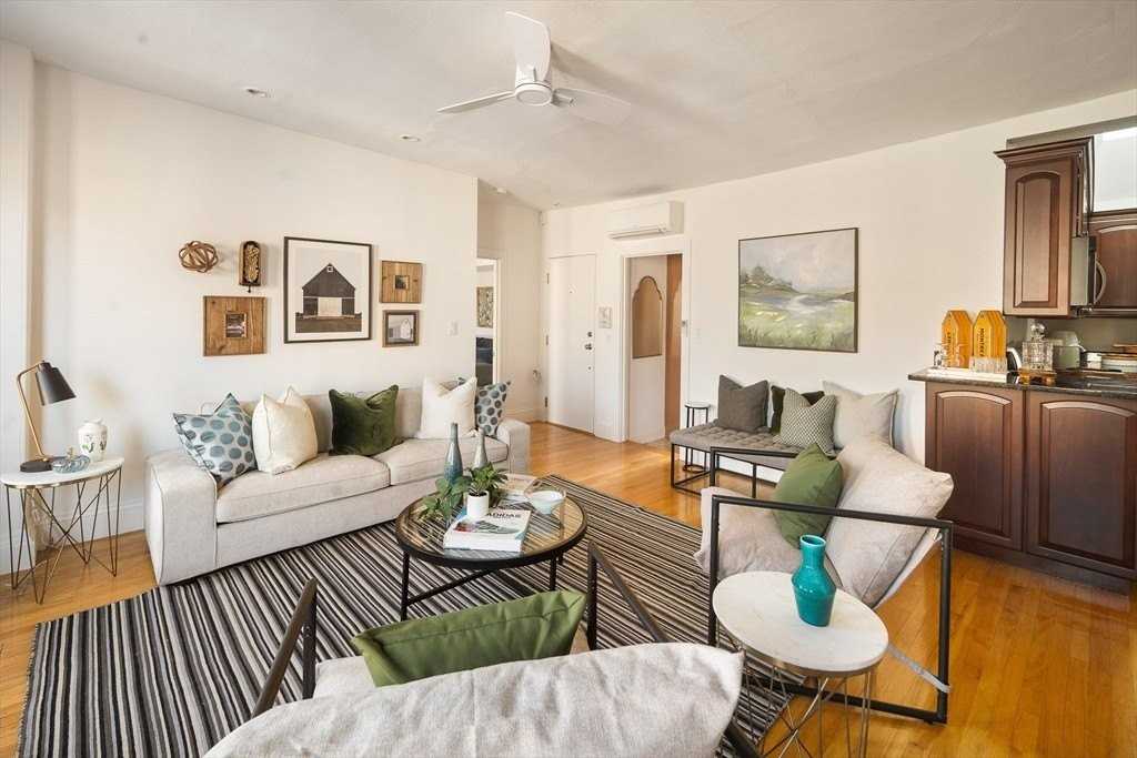 413 Beacon 5 - Photo 5 of 18