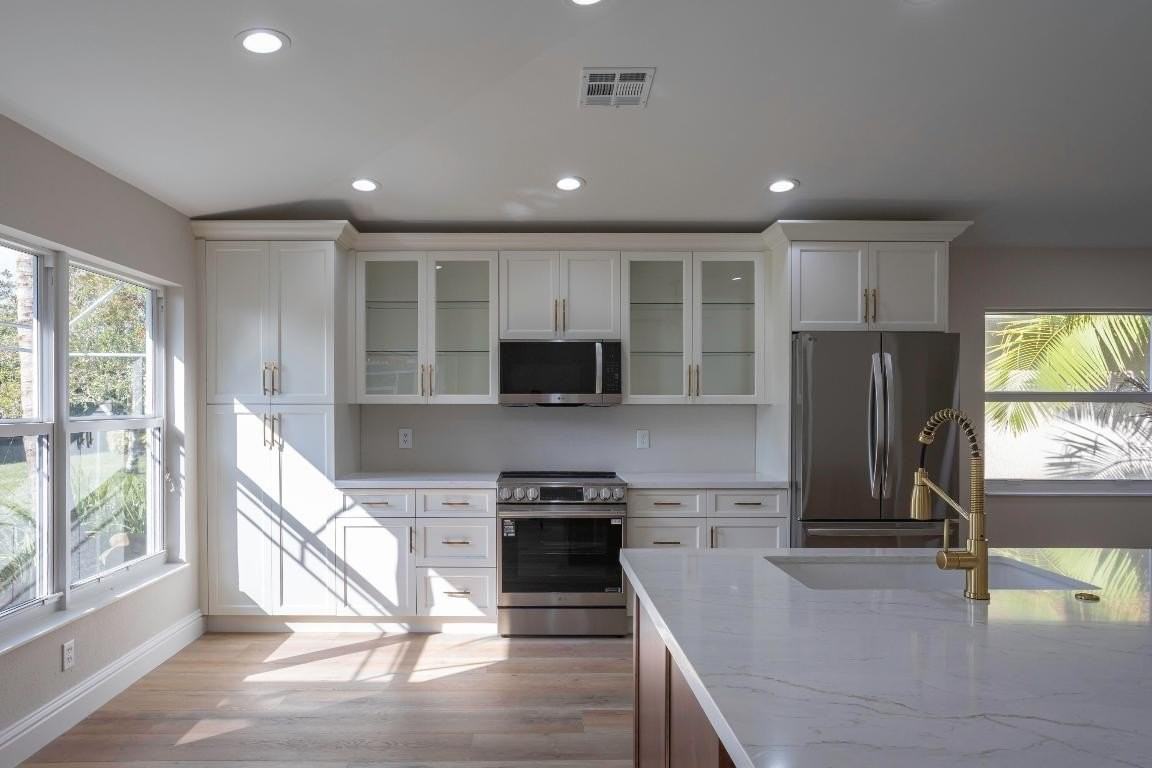 1605 S Club Dr - Photo 4 of 28