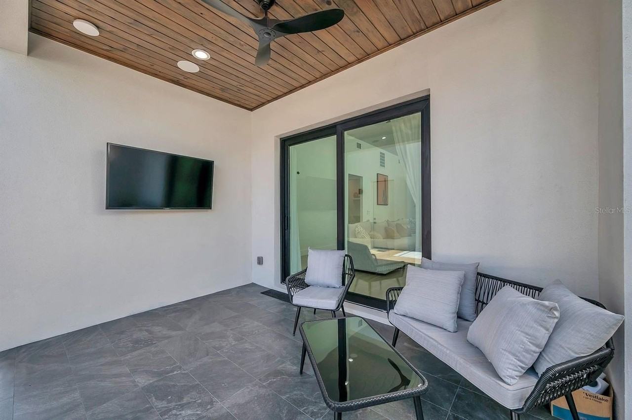 2220 2nd Ave N - Photo 5 of 48